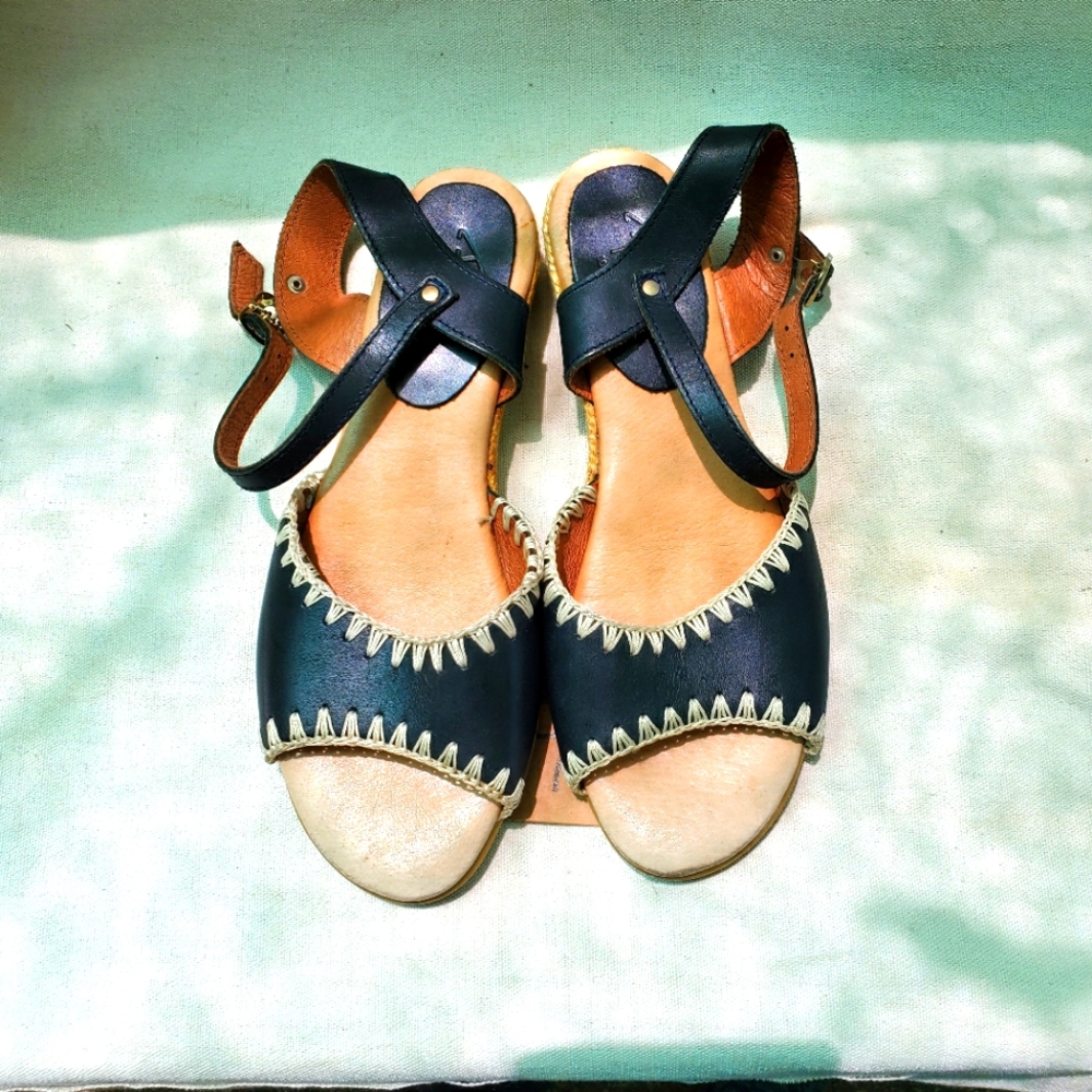 Pinaz Leather Sandles - Picture 2 of 4